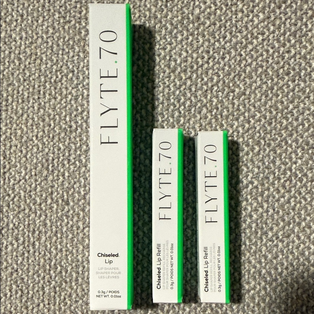 Flyte Chiseled Lip Shaper Set- one lip and 2 refills